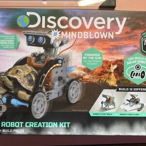 Discovery Mindblown Solar Robot Kit - Green and Blue